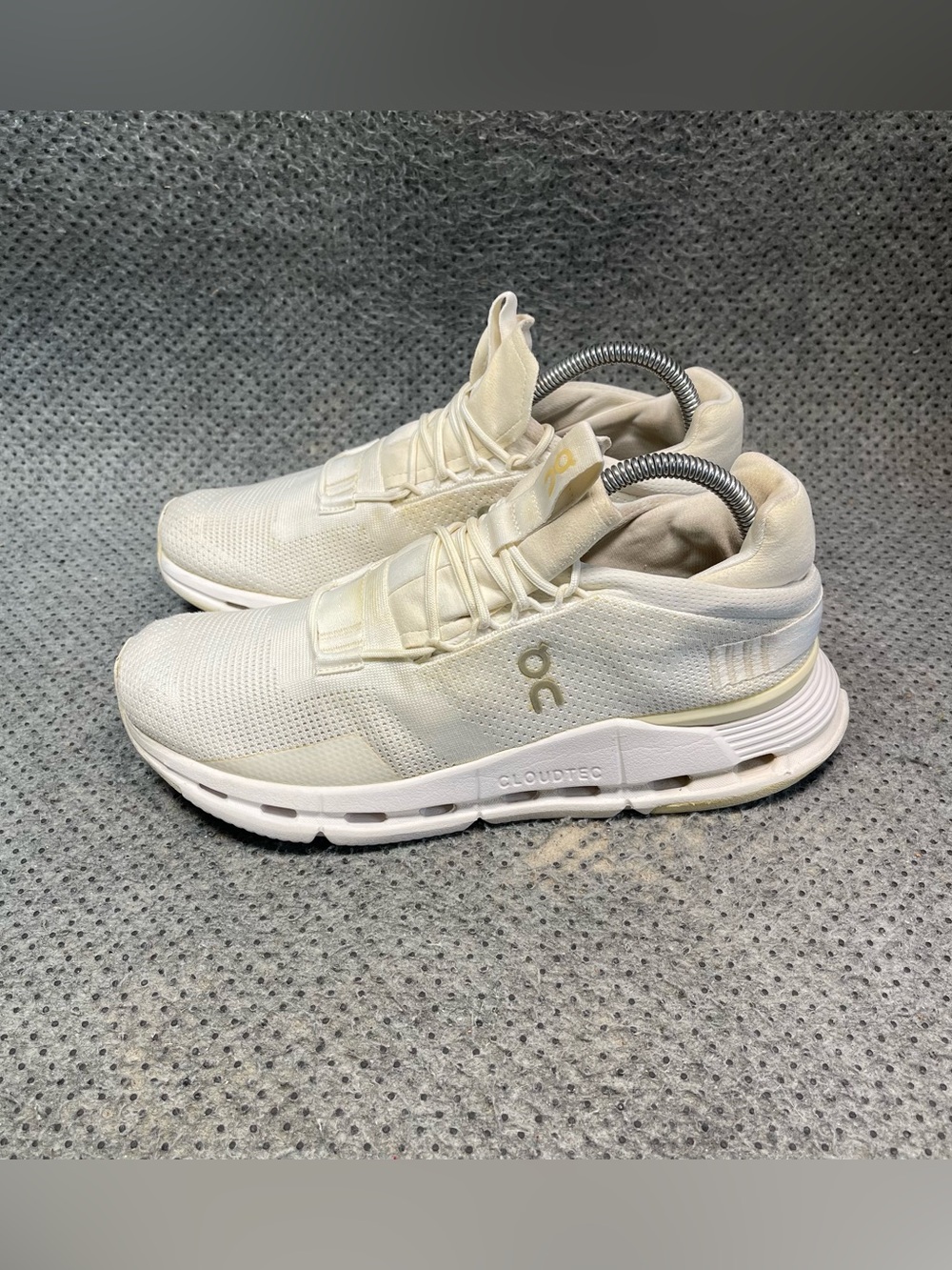 On Cloud Cloudnova White Running Shoes Size 9.5 Women’s